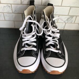 Chuck Taylor Converse Black and White Leather Unisex High-Top Sneakers. NEW!